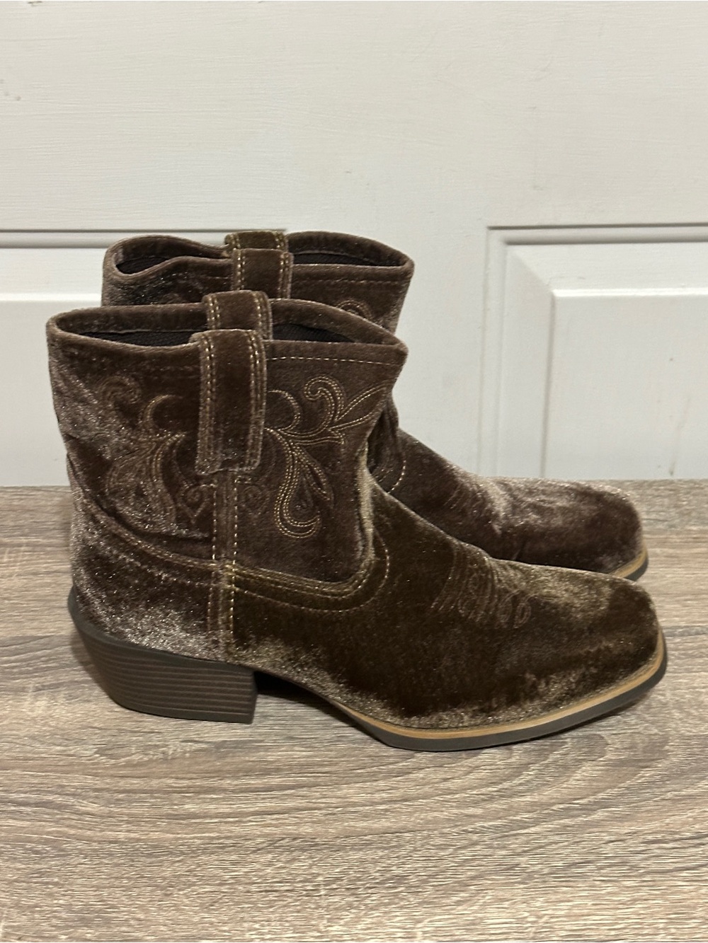 Justin Gypsy L9755 Cowboy Ankle Boot Brown Women's 10B Velvet Square Toe EUC